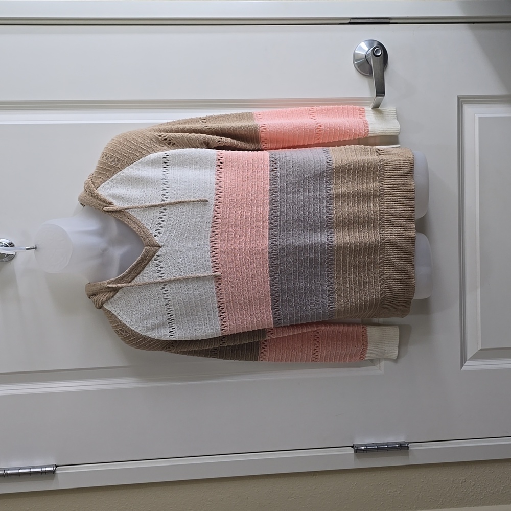 Super cute cream, pink and tan/light brown striped super soft hoodie, sz‎ small